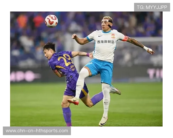 天津津门虎中场硬度提升，正面拼抢直接把球夺回