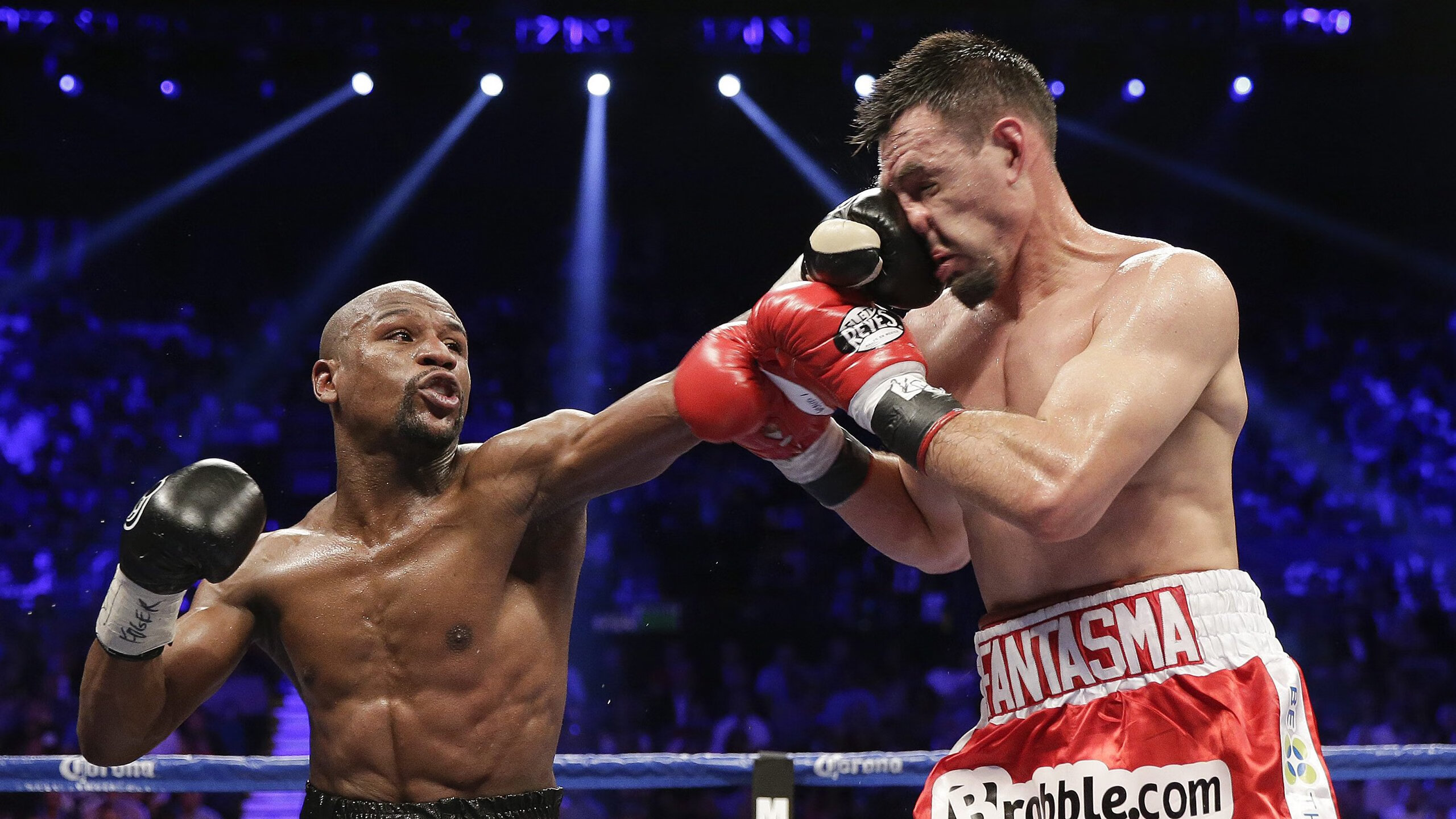 华体会官网-《堡垒之夜》“未来光影”系列赛，创意无限开火！